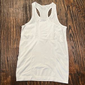 Zyia White Copper Charged Tank Size M